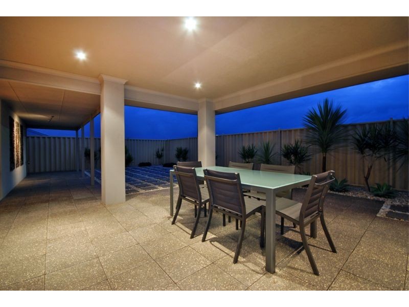 122 Ashley Road, Tapping WA 6065