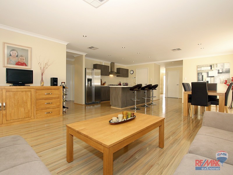 6 Stringybark Way, Yanchep WA 6035