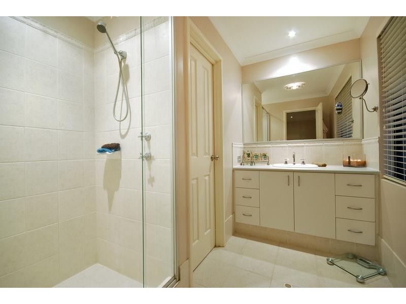 20 Newgain Crescent, Carramar WA 6031