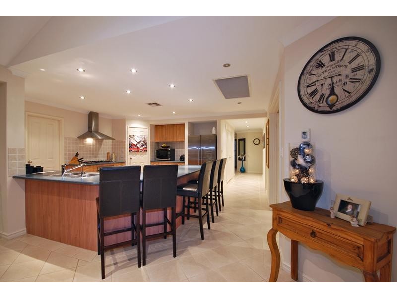 20 Newgain Crescent, Carramar WA 6031