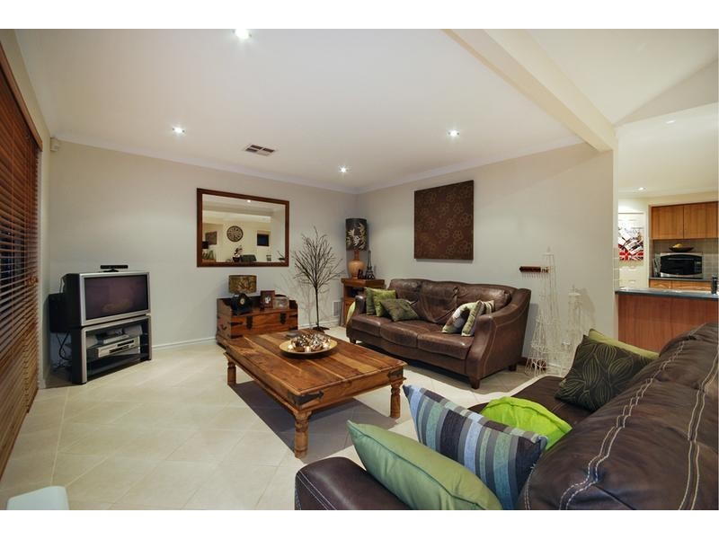 20 Newgain Crescent, Carramar WA 6031