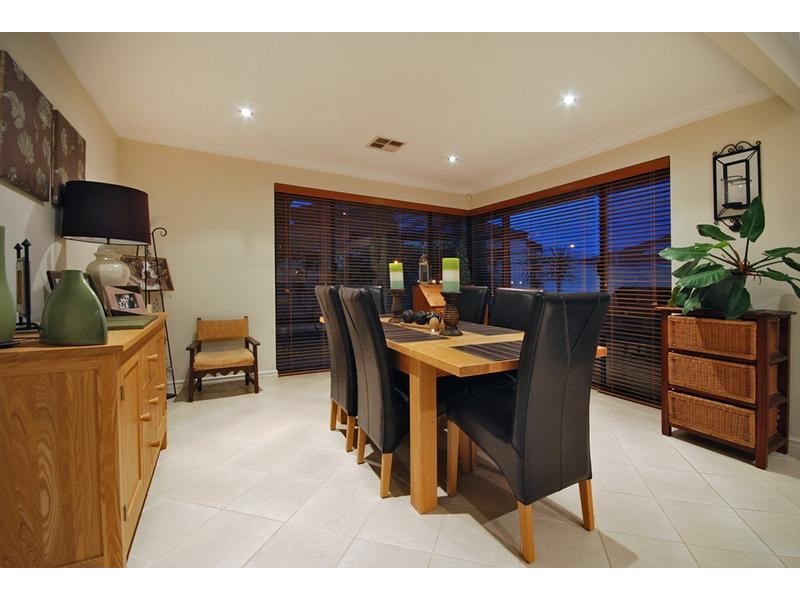 20 Newgain Crescent, Carramar WA 6031