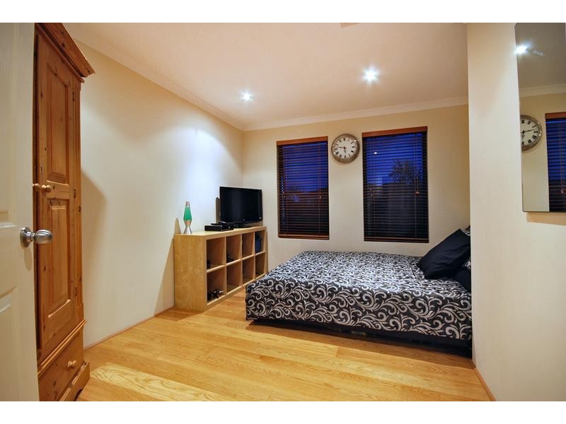 20 Newgain Crescent, Carramar WA 6031