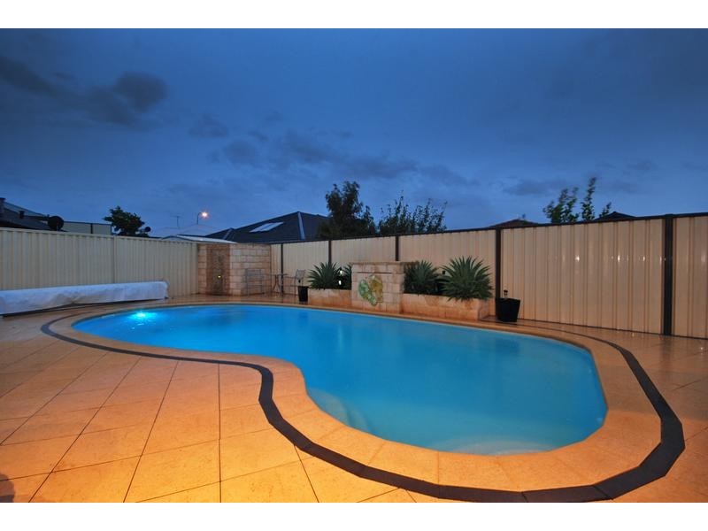 20 Newgain Crescent, Carramar WA 6031