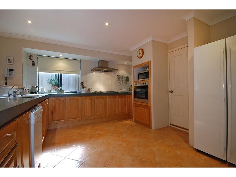 8 Faranda Close, Hocking WA 6065