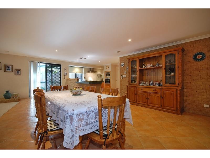 8 Faranda Close, Hocking WA 6065