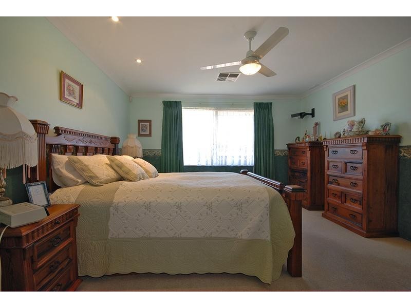 8 Faranda Close, Hocking WA 6065