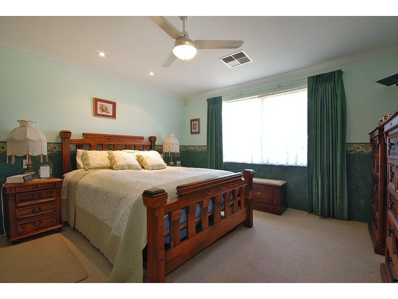 8 Faranda Close, Hocking WA 6065