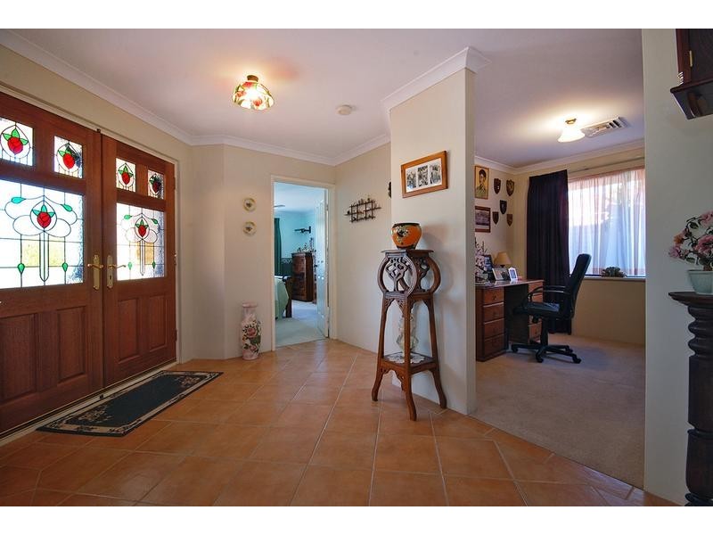 8 Faranda Close, Hocking WA 6065