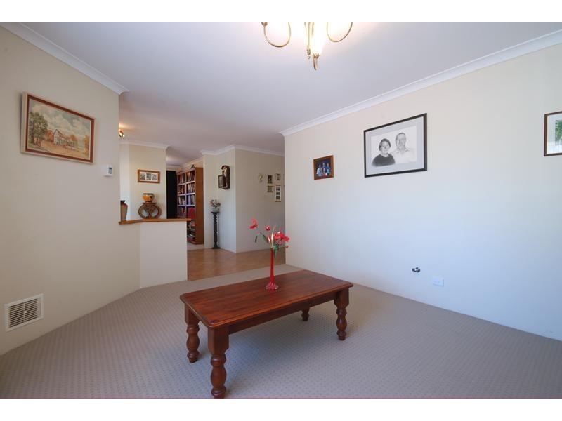 8 Faranda Close, Hocking WA 6065