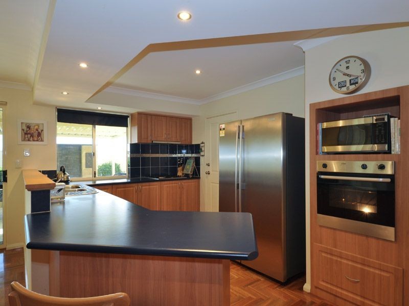 25 Welstead Way, Hocking WA 6065