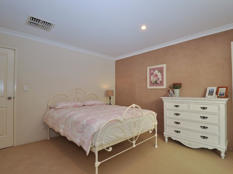 25 Welstead Way, Hocking WA 6065