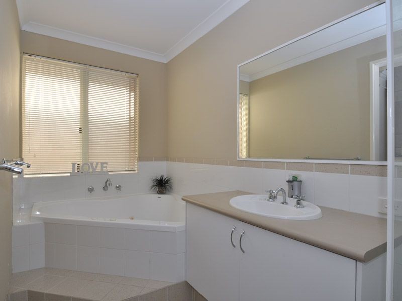 25 Welstead Way, Hocking WA 6065