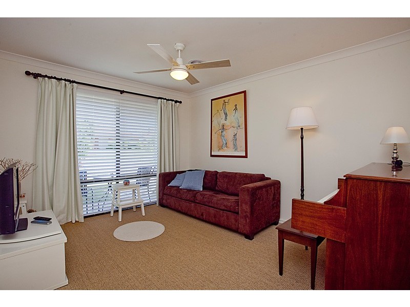 4 Woodlands Grove, Hocking WA 6065