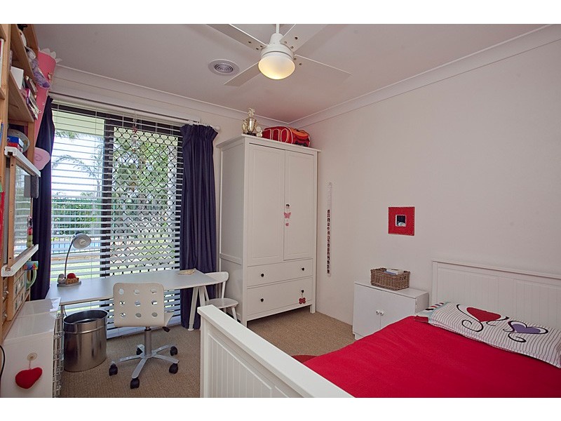 4 Woodlands Grove, Hocking WA 6065