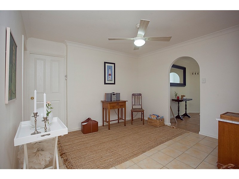 4 Woodlands Grove, Hocking WA 6065