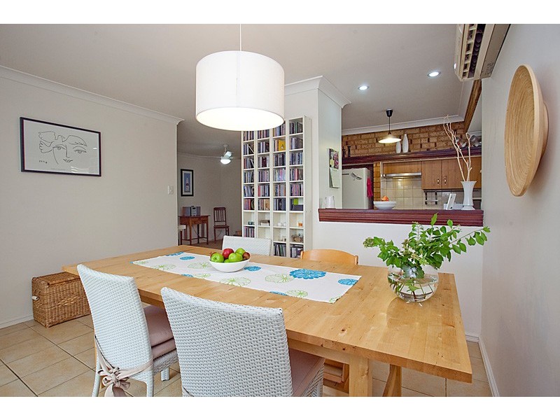 4 Woodlands Grove, Hocking WA 6065