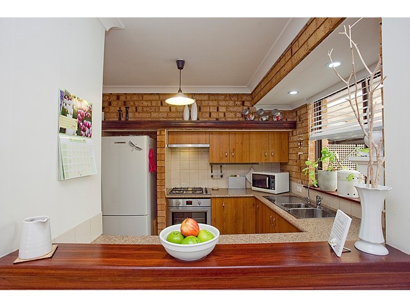 4 Woodlands Grove, Hocking WA 6065