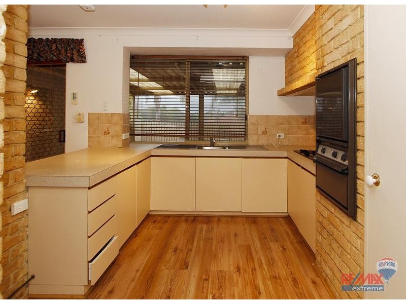 10 Cherry Hills Crescent, Connolly WA 6027