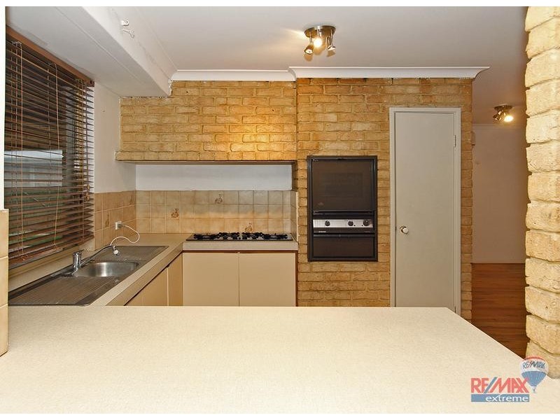 10 Cherry Hills Crescent, Connolly WA 6027