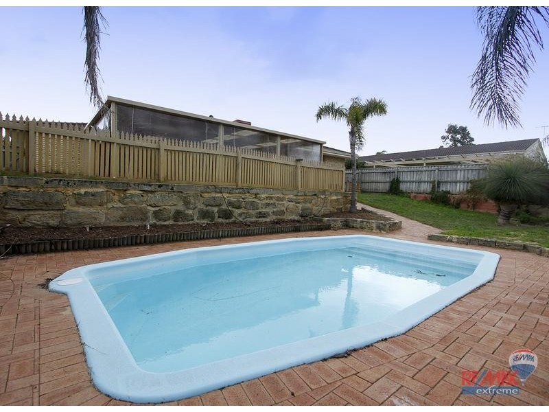 10 Cherry Hills Crescent, Connolly WA 6027