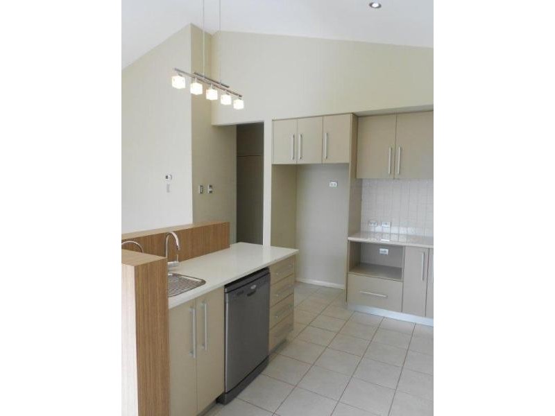 4 Navarre Way, Butler WA 6036