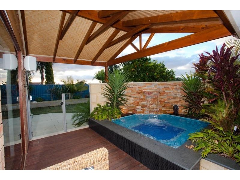 9 Shannon Close, Woodvale WA 6026