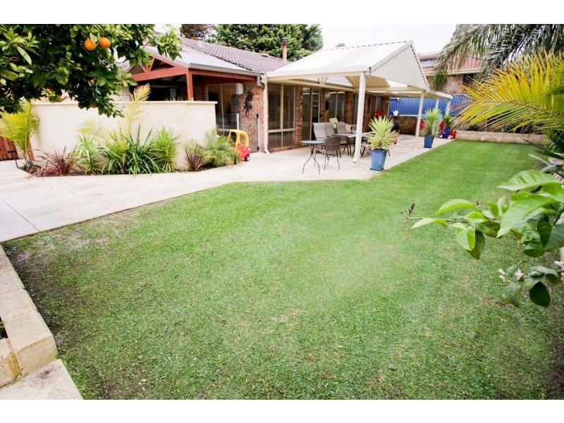 9 Shannon Close, Woodvale WA 6026