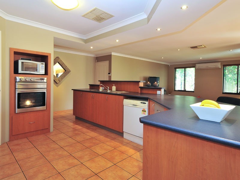 20 Edgar Crescent, Hocking WA 6065