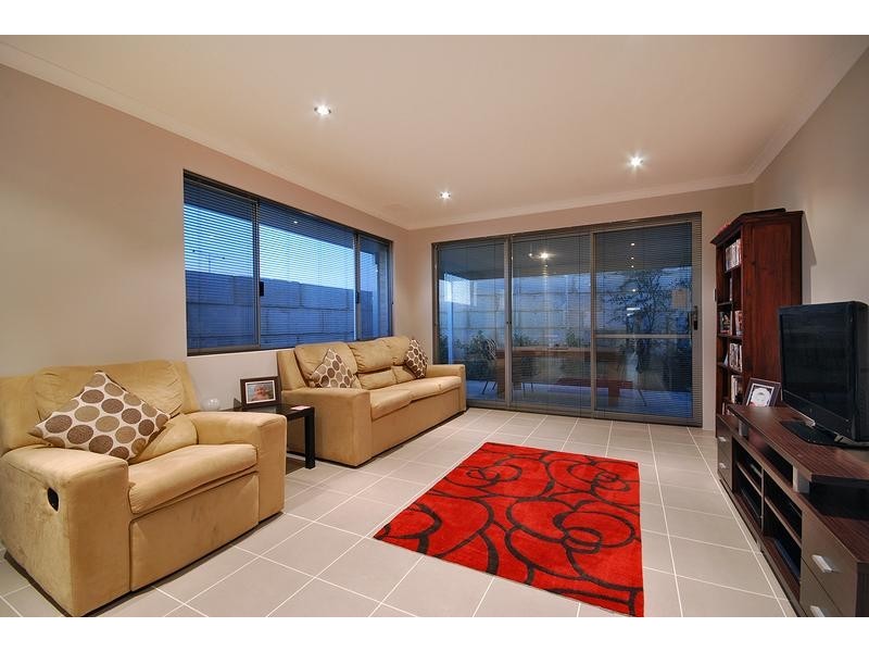 4/23 Crown Point Crescent, Butler WA 6036