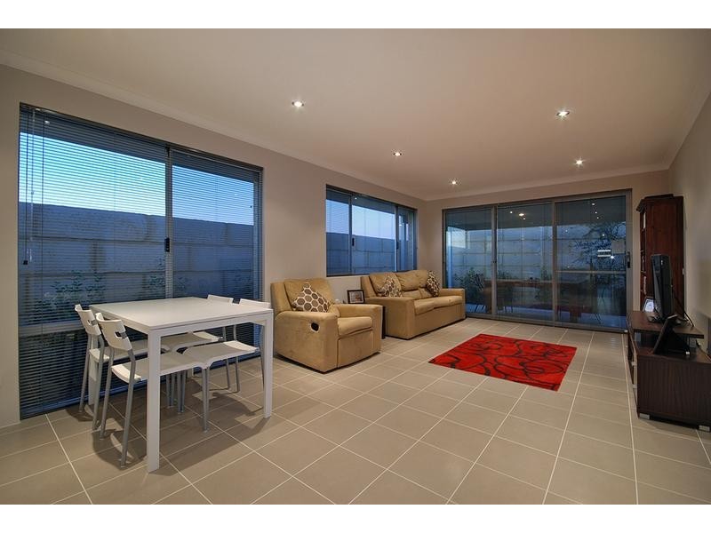 4/23 Crown Point Crescent, Butler WA 6036