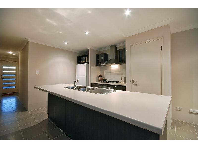 4/23 Crown Point Crescent, Butler WA 6036