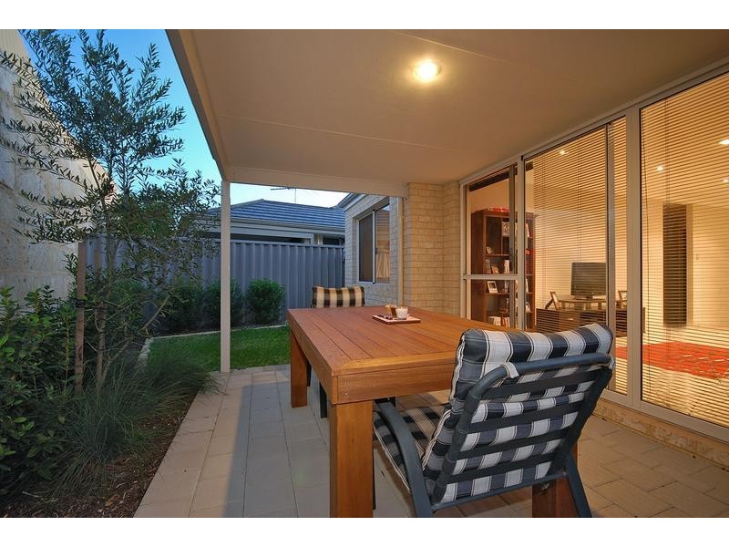 4/23 Crown Point Crescent, Butler WA 6036