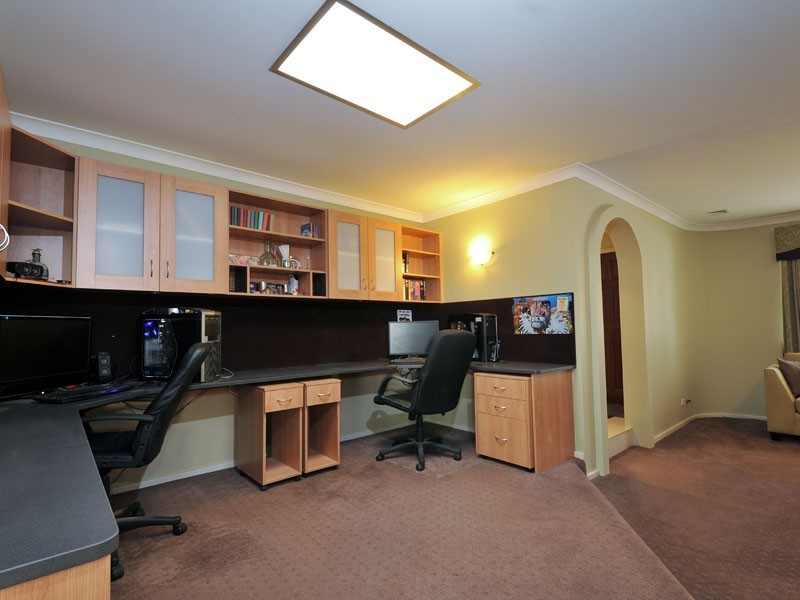 213 Edgewater Drive, Edgewater WA 6027