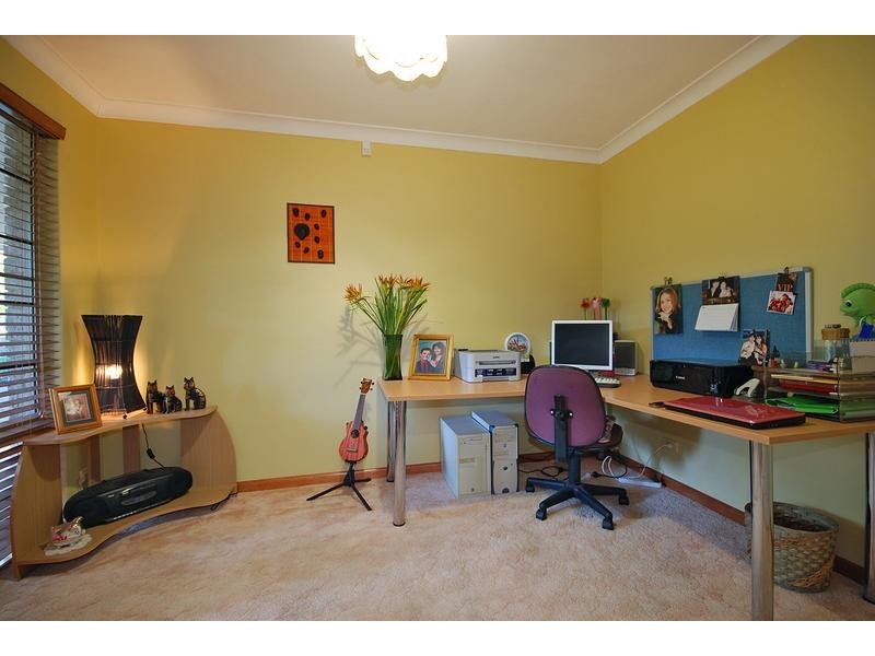 4 Springpark Trail, Carramar WA 6031