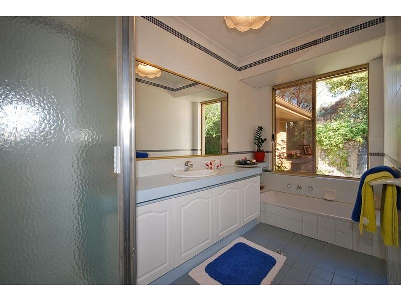 4 Springpark Trail, Carramar WA 6031