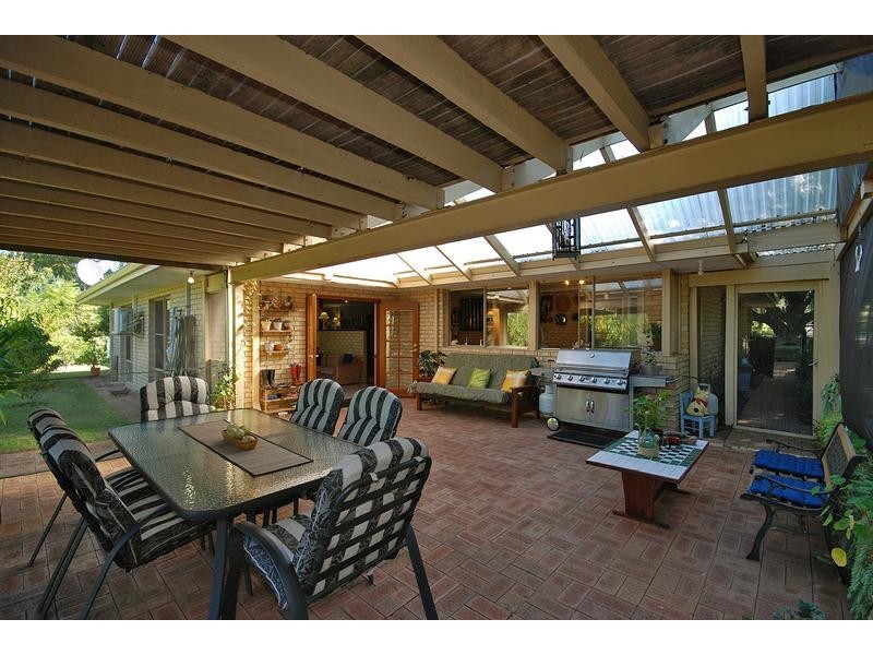 4 Springpark Trail, Carramar WA 6031