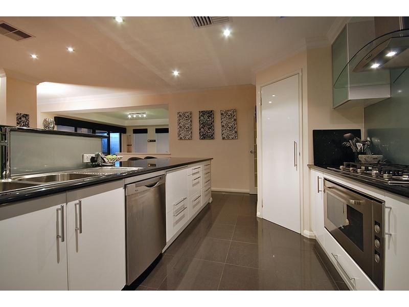 3 Apsley Bend, Tapping WA 6065