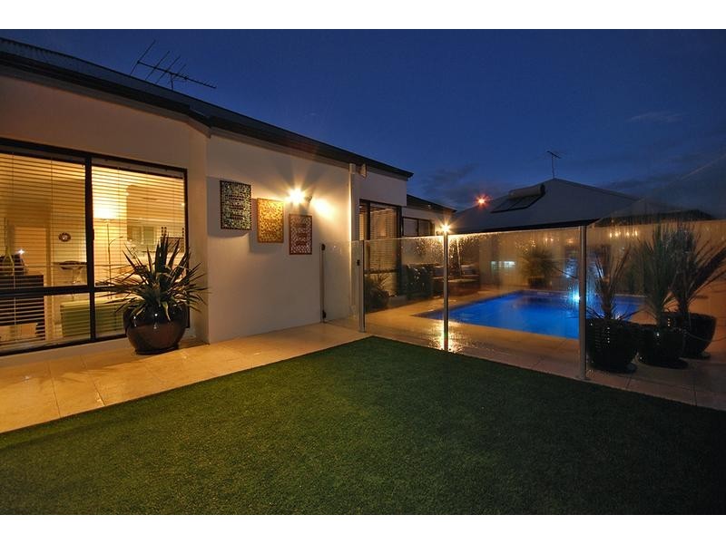 3 Apsley Bend, Tapping WA 6065