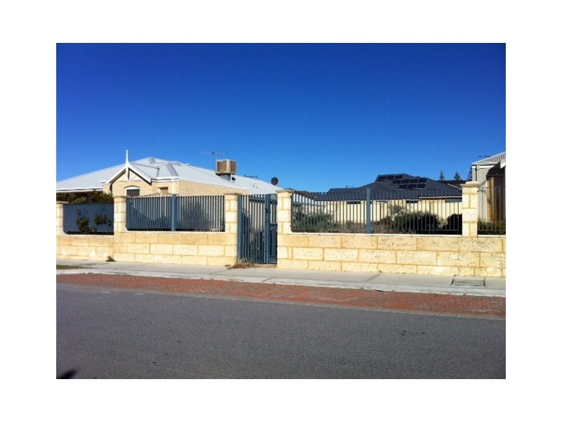 11 Cockleshell Brace, Jindalee WA 6036