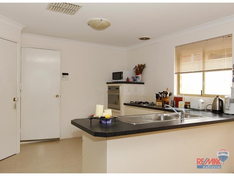 44 Innesvale Way, Carramar WA 6031