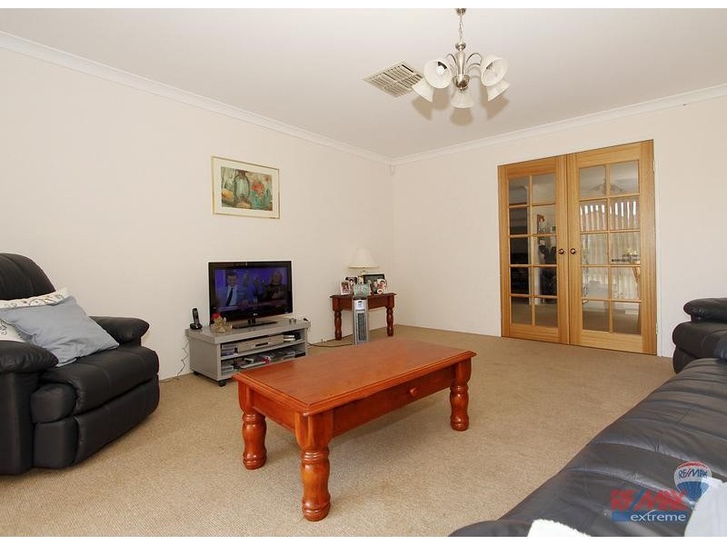 44 Innesvale Way, Carramar WA 6031