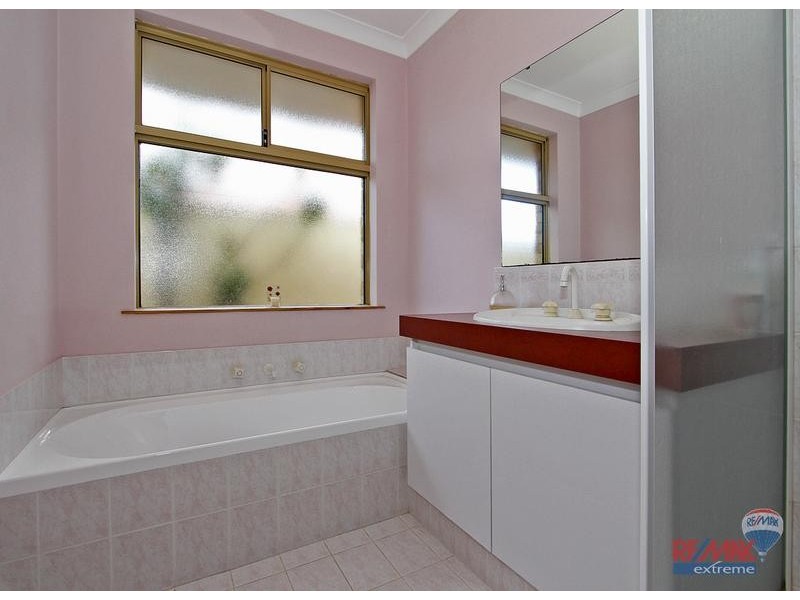 44 Innesvale Way, Carramar WA 6031