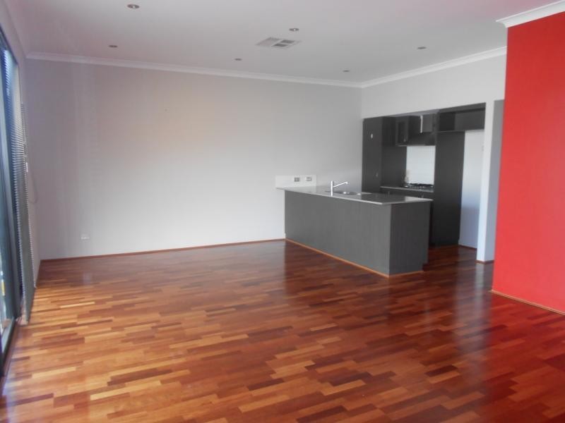 10 Larkhall Way, Butler WA 6036