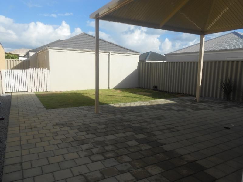 10 Larkhall Way, Butler WA 6036