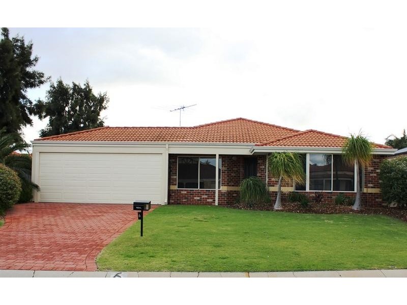 6 Carisbrooke Loop, Hocking WA 6065