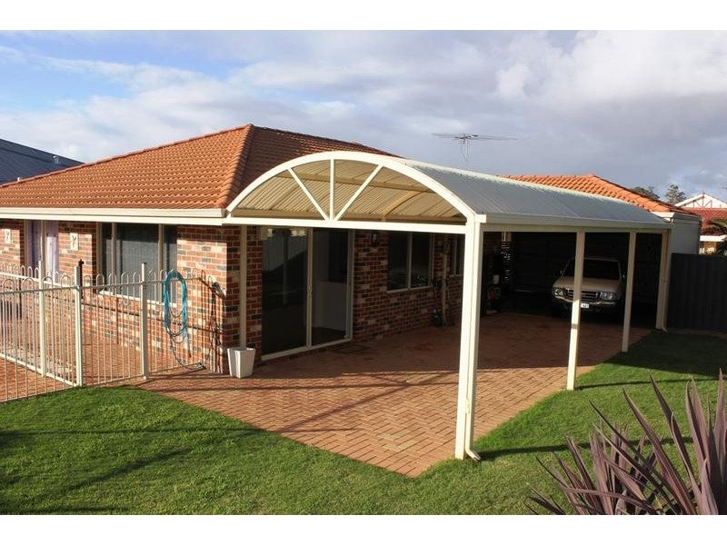 6 Carisbrooke Loop, Hocking WA 6065