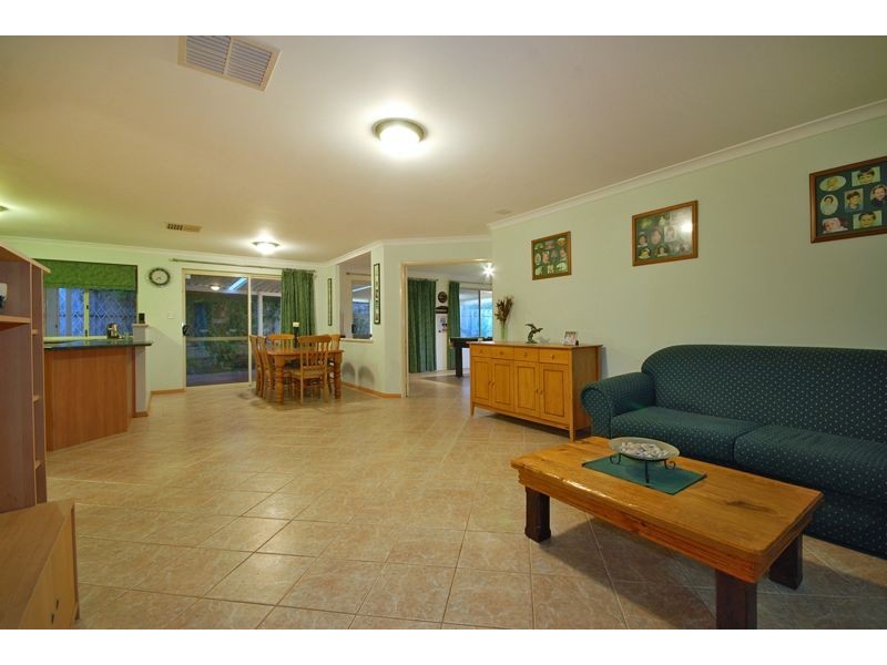 70 Dartmouth Circle, Quinns Rocks WA 6030