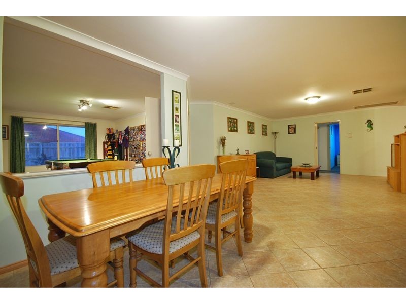 70 Dartmouth Circle, Quinns Rocks WA 6030