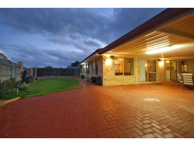 70 Dartmouth Circle, Quinns Rocks WA 6030